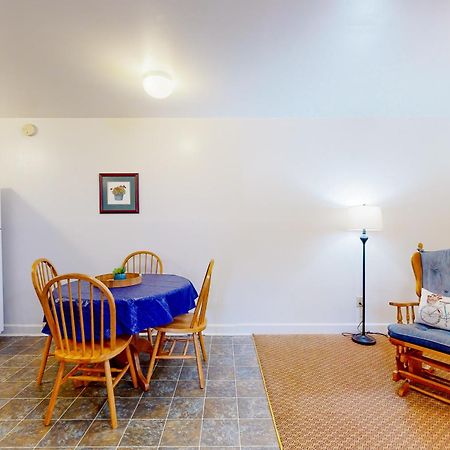 Campground Apts Lake Junaluska Room photo