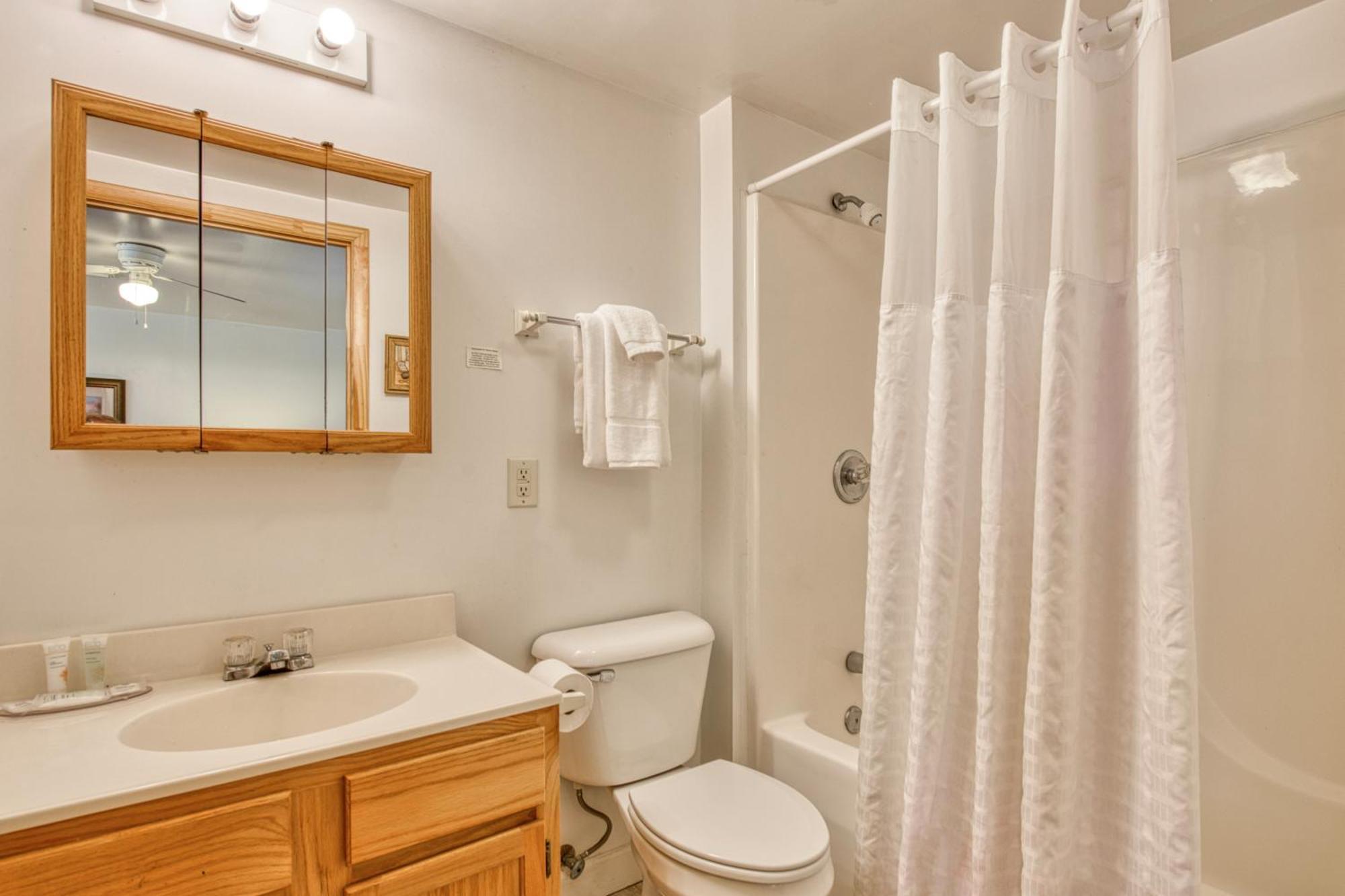 Campground Apts Lake Junaluska Room photo