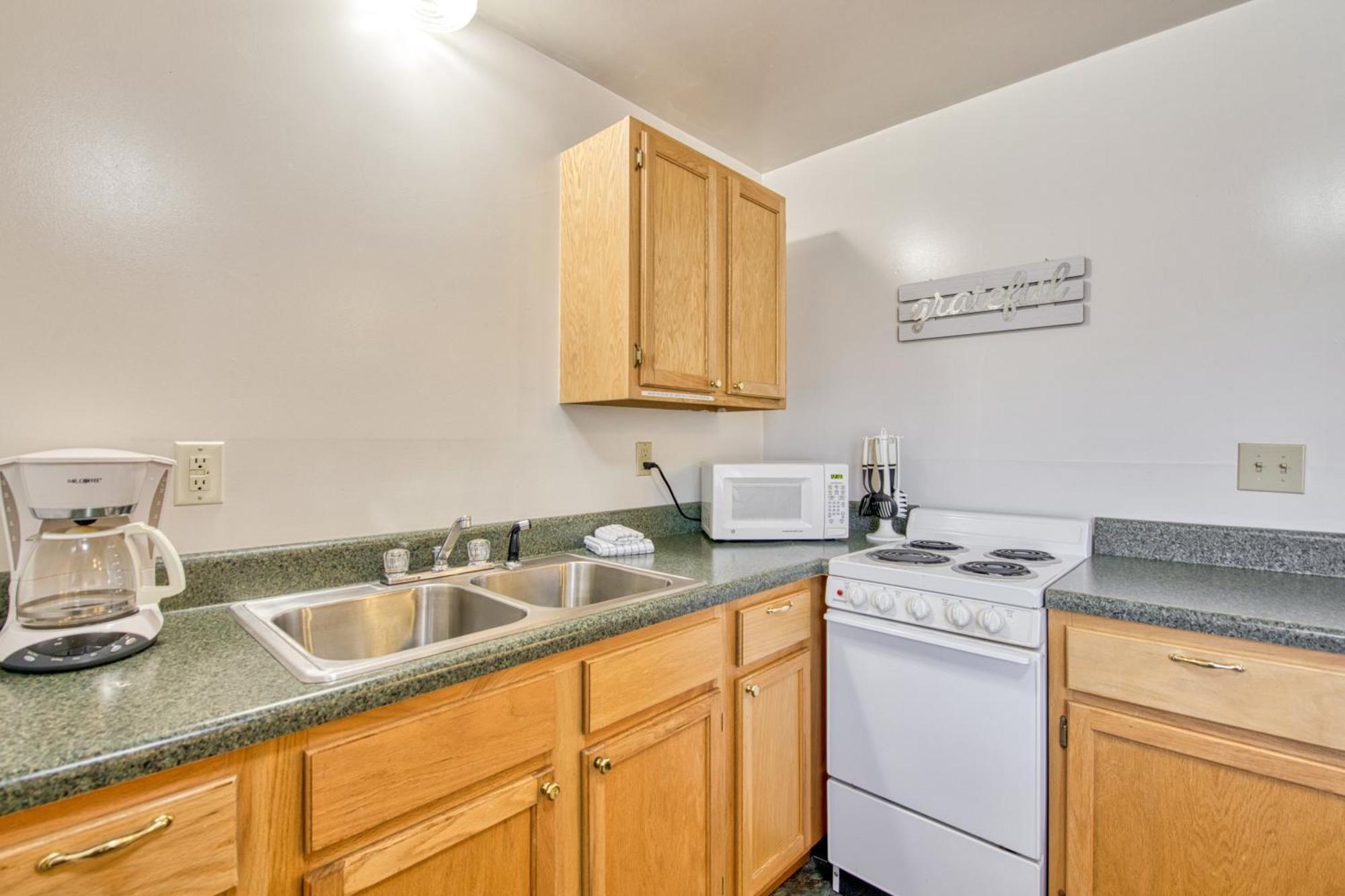Campground Apts Lake Junaluska Room photo
