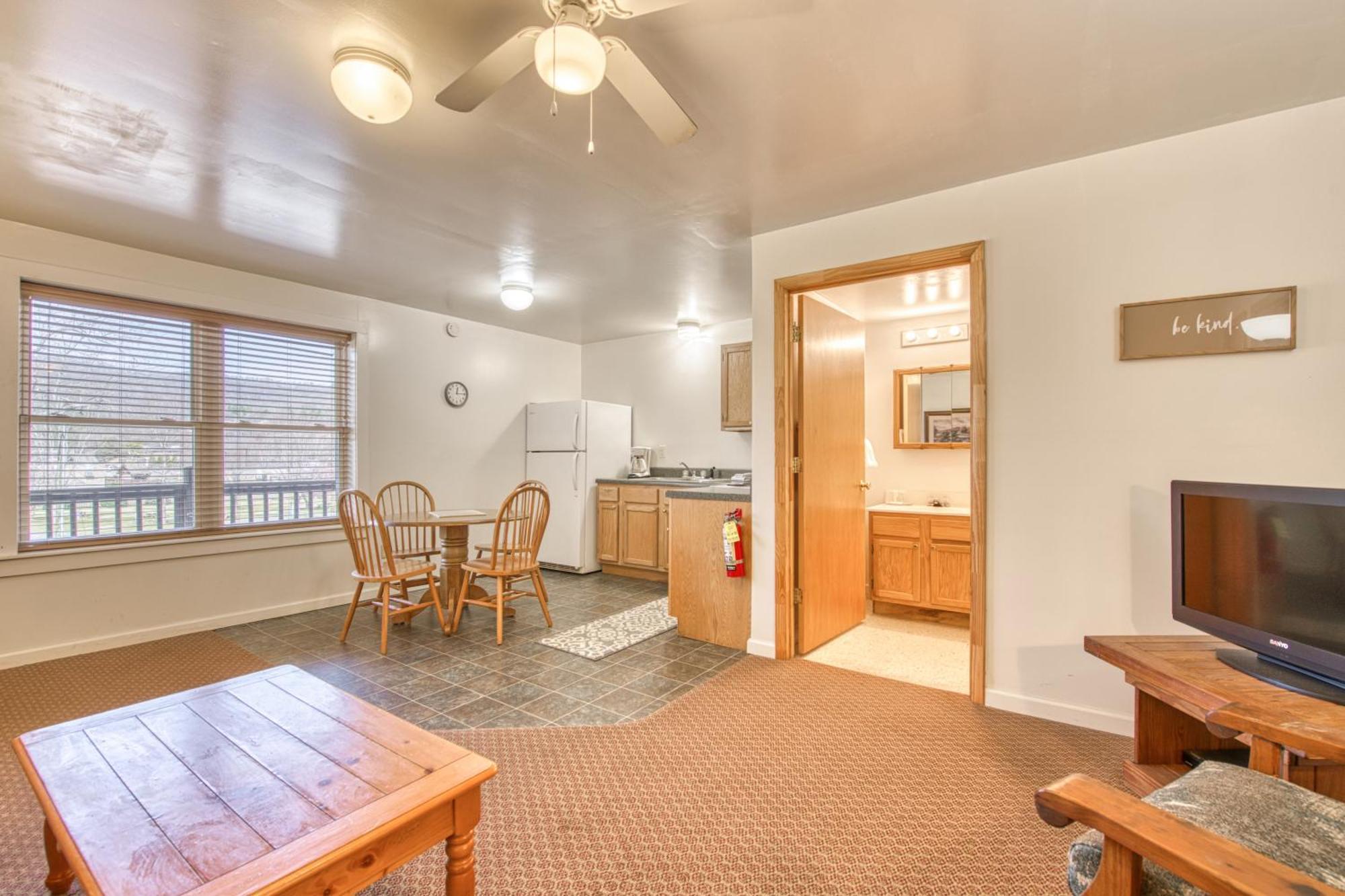 Campground Apts Lake Junaluska Room photo
