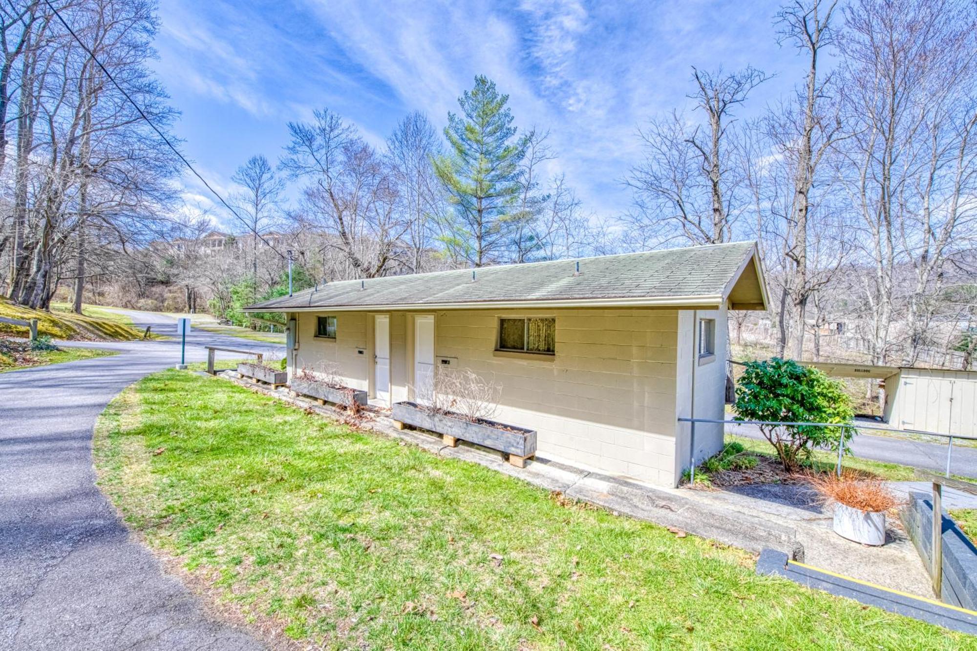 Campground Apts Lake Junaluska Room photo